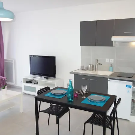 Studio Recent, Jardin Privatif, Piscine, Au Calme Antibes